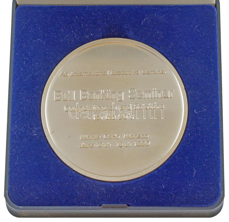 Monaco 1990. 'Belgium 1987 5 ECU / Bika Banki Szeminárium, Monte Carlo, Monaco 1990' fém emlékérem eredeti tokban (80mm) T:1- patina Monaco 1990. 'Belgium 1987 5 ECU / Bull Banking Seminar, Monte Carlo, Monaco 1990' metal commemorative - Image 2