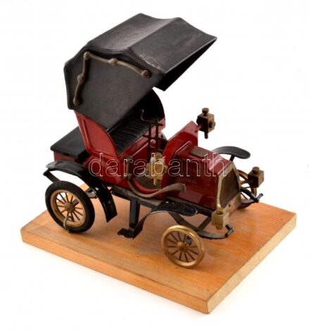 Mercedes, nagy méretű autómodell, fém, kopásokkal,hiányokkal, m: 26 cm