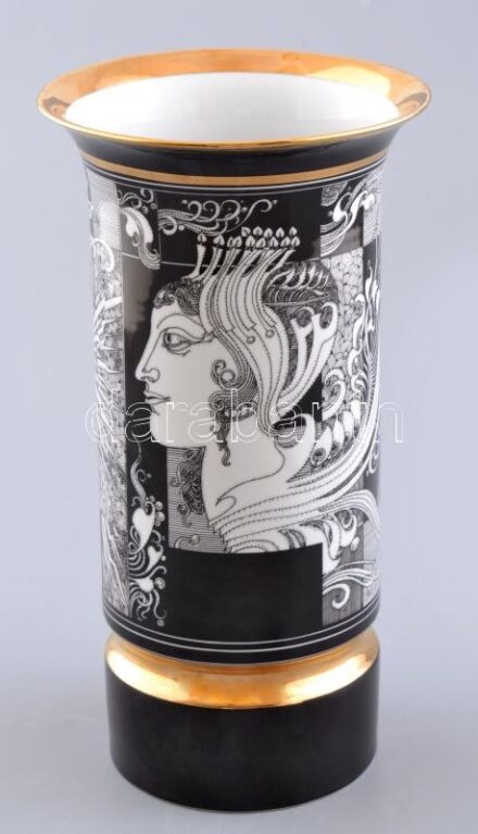 Hollóházi Szász Endre által tervezett mintával díszített porcelán váza. matricás, jelzett, hibátlan 25,5 cm