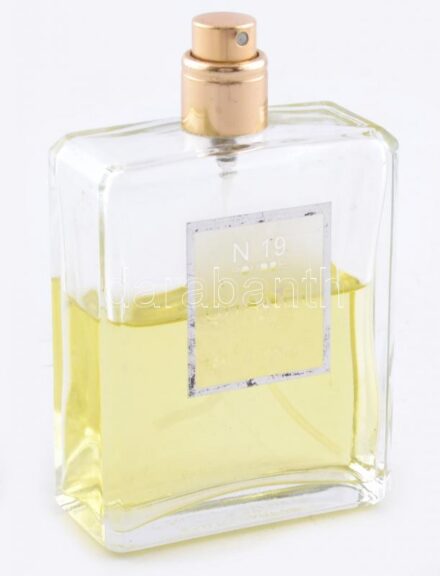Chanel N 19 Poudré francia parfüm, 100 ml, hiányos tartalommal, kissé kopott üveggel