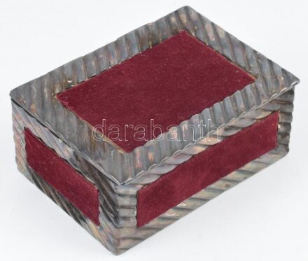 Cukordoboz. ezüstözött fém, bársony borítással 14x10x6 cm