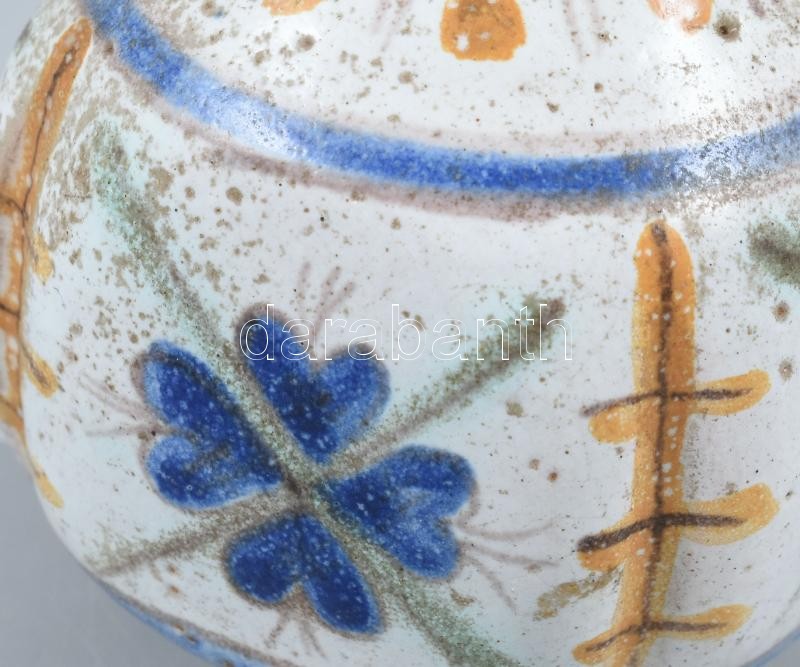 Gorka Géza (1894-1971): Habános váza. Korongozott cserép, csontszínű, repesztett (ún. Bidtel) alapmázon, színesen festett növényi motívumok. Alján jelzett: masszába karcolt GNV háromszög Gorka. . m:7,5cm, d:6cm - Image 3