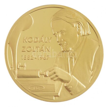ifj. Szlávics László (1959-) 2011. 'Nagy Magyarok / Kodály Zoltán' aranyozott Cu emlékérem tanúsítvánnyal (40mm) T:PP