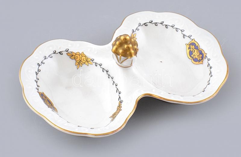 KPM jelzett só és bors tartó, kézzel festett porcelán, kopásnyomokkal, h: 13,5 cm