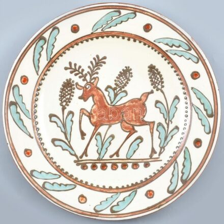 Szarvasos népi tányér, jelzett, mázhibákkal, d: 29 cm