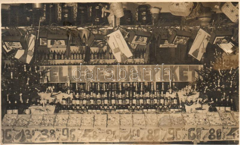 1936 Pilis, üzlet karácsonyi dekorációval, belső photo