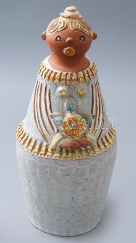Kiss Roóz Ilona (1920-2010): Női figura, mázas kerámia, kézzel festett, jelzett, hibátlan, m: 27 cm /// Ilona Kiss Roóz (1920-2010): Female Figure. Glazed ceramic, hand-painted. Signed. In perfect condition. Height: 27 cm