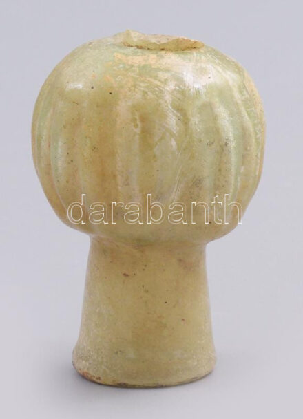 Üvegedény. Bizánc, cca Kr. u. 6-8. sz., zöldes bordázott hutaüveg, m: 6,5 cm /// Glass vessel. Byzantium, circa 6th?8th century AD, greenish ribbed forest glass, height: 6.5 cm