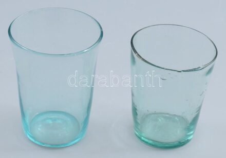 Márcos pohár, 2 darab. Parád, cca 19. sz. közepe, hibátlan, m: 7,5-9 cm /// "Márcos" glasses, 2 pieces. Parád, circa mid-19th century, flawless, height: 7.5?9 cm