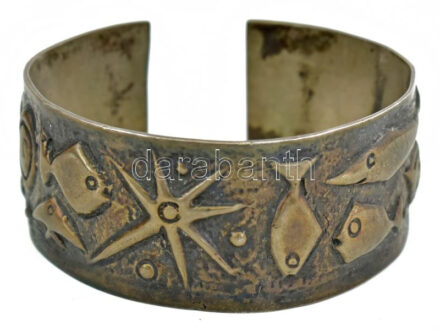 Percz János (1920-2000): Karék. Jelzés nélkül, benne gravírozással, d: 7 cm