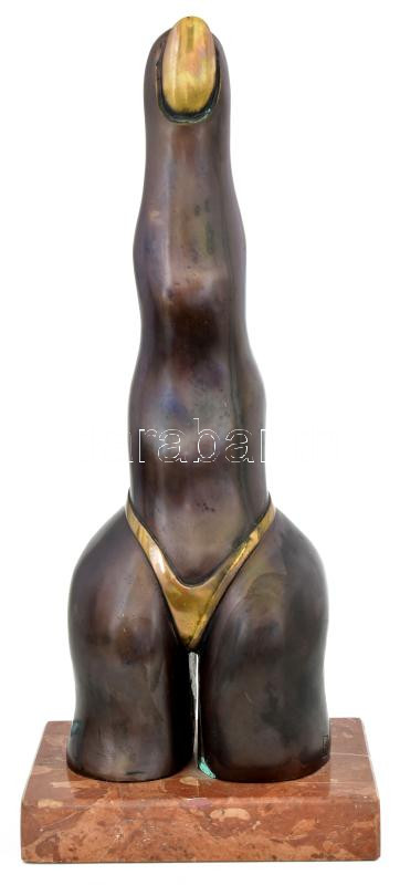 ef. Zámbó István (1950-): Brazil tangás torzó. Részben patinázott bronz, márvány talapzaton. Kissé patinás. 2006, készült 10 példányban. Jelzett, m: 34,5 cm