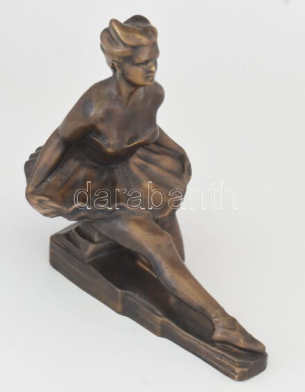 Oláh Sándor (1907-1983): Balerina. 1958, bronz, jelzett, 27x26 cm