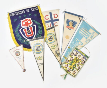 cca 1960-1970 8 db dél-amerikai futball zászló, közte a világbajnok brazil válogatott (Pelé, Everaldo, stb.), vegyes méretben és állapotban. / South American football flags, including the the world champion Brazil national team, mixed size and