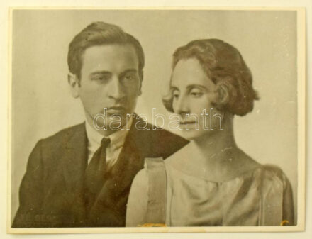 cca 1940 Szentpál Olga (1895-1968) tanár, táncpedagógus és férje Rabinovszky Máriusz (1895-1953) művészettörténész, tánctörténész, kritikus, 9x12 cm