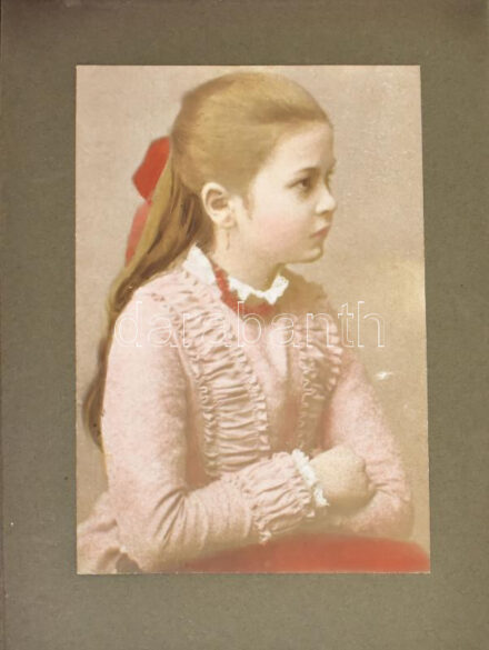 cca 1930 Nemesi család fotóalbuma, 7 db színezett fotóval, 14×9 és 16,5×11,5 cm
