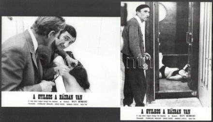 cca 1989 előtt készült, "A gyilkos a házban van" című magyar film jelenetei és szereplői, 15 db vintage produkciós filmfotó (vitrinfotó, lobbyfotó) ezüst zselatinos fotópapíron, a használatból eredő (esetleges) kisebb hibákkal, 18x24 cm