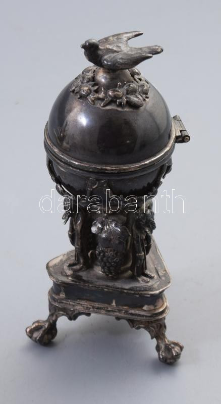 Ezüst (Ag) szüreti beasmintartó, gazdag figurális díszítéssel. Orosz, 1836, beleül aranyozott, jelzett, mesterjellel, m: 15 cm, 274g   Silver (Ag) vintage beasmin holder, with rich figural decoration. Russian, 1836, gilded insert, marked, with maker's mark, h: 15 cm,