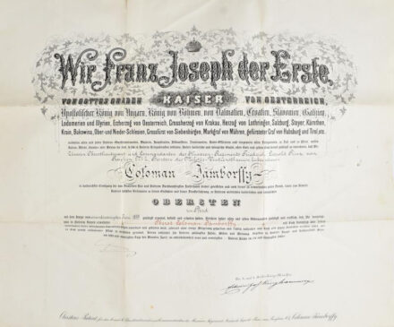 1899 I. Ferenc József (1830-1916) osztrák császár, magyar király, illetve Edmund von Krieghammer (1832-1906) lovassági tábornok, hadügyminiszter autográf aláírása ezredesi kinevezésen, (óhegyi) Jámborffy Kálmán (?-1914), a cs. és kir. 2. Frigyes Lipót porosz herceg Huszárezred parancsnoka, későbbi altábornagy részére. Dekoratív, nagyméretű oklevél, uralkodói szárazpecséttel. Hajtva, a hajtások mentén kisebb szakadásokkal, összességében jó állapotban, 65x75,5 cm // 1899 Colonel's appointment signed by Franz Joseph I , Emperor of Austria, King of Hungary, and Edmund von Krieghammer, Austrian General of the Cavalry, Minister of War, for the commander of the cavalry regiment K. u. k. Husarenregiment ,,Friedrich Leopold von Preußen" Nr. 2. Folded, with minor tears, in overall good condition, 65x75.5
