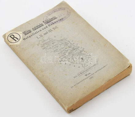 Militär-Statistische Feldelaborate. Ostgalizien und Bukowina. I., II., und III. Teil. Mit 14 Kartogrammen. Wien, 1904, K-k. Hof- Und Staatsdruckerei, VII+401 p.+ 3 (kihajtható térképek, közte 2 színes, az egyik nemzetiségi térkép) t. + 11 (színes térkép-mellékletek, 17x24 cm) t. Német nyelven. Kiadói papírkötés, kissé foltos borítóval, a térkép-mellékletek szélén kis gyűrődésnyomokkal, a borítón címkével, "K. u. K. Generalstab Landesbeschreibungs Archiv 595"