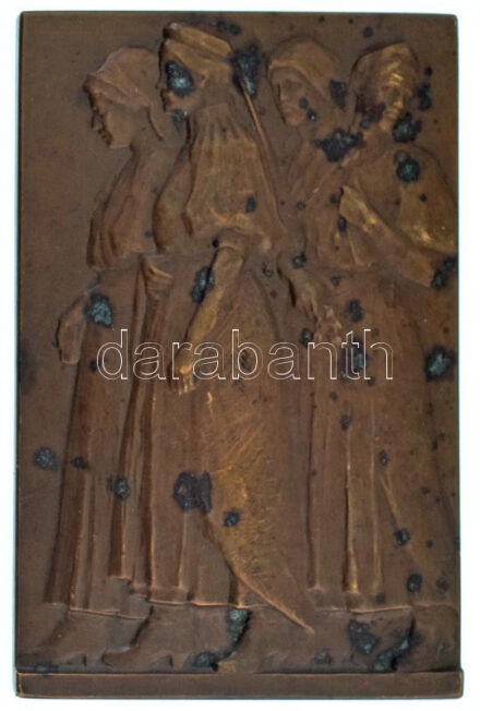 Reményi József (1887-1977) 1908. "Kalotaszeg" kétoldalas bronz plakett, Éremkedvelők Egyesületének tagsági érme, peremén "ÉKE 1908", sorszámozott, "11"-es sorszámmal (71x48mm) T:XF,VF patina, corrosion / Hungary 1908. "Kalotaszeg" double-sided bronze plaque, membership medal of the Association of Medal Enthusiasts, with "ÉKE 1908" and serial number "11" on edge. Sing.: József Reményi (71x48mm) C:XF,VF patina, corrosion HP.: 4057., Adamo