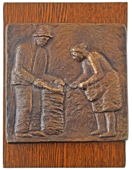 Takács Erzsébet (1928-1999) DN "Krumpliszedés" öntött bronz plakett, fa alapzaton (~160x166mm) T:AU / Hungary ND "Krumpliszedés" cast bronze plaque on wooden base (~160x166mm) C:AU