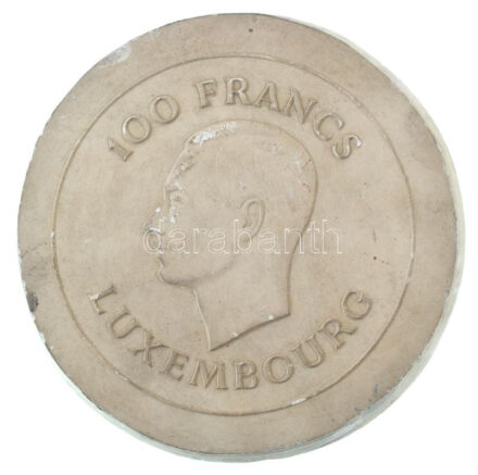 Luxemburg DN 100Fr érmetervezet gipsz előlapi POZITÍV nagyminta (~160mm) T:VF, pici kitörések / Luxembourg ND 100 Francs coin's plan obverse POSITIVE large plaster sample (~160mm) C:VF, tiny cracks