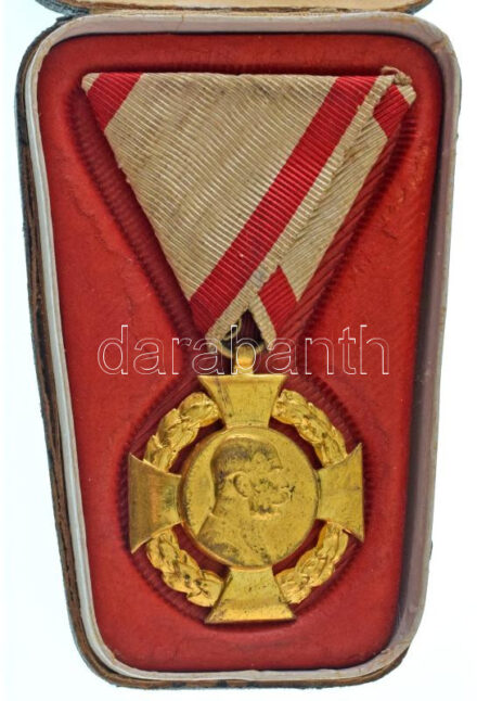 1908. "Katonai Jubileumi Kereszt" aranyozott bronz kitüntetés eredeti mellszalagon, korabeli tokban T:XF kopott aranyozás / Hungary 1908. "Diamond Jubilee Cross for the Armed Forces" gilt bronze decoration with original ribbon, in contemporary case C:XF worn gilt NMK