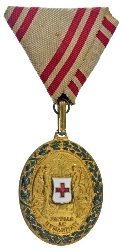 1914. "A Vörös Kereszt Bronz Díszérme hadidíszítménnyel" zománcozott, aranyozott bronz kitüntetés eredeti mellszalagon T:AU apró zománchiba, kopott aranyozás / Hungary 1914. "Red Cross, Bronze Medal of Honour with a war decoration" enamelled, gold plated bronze decoration with original ribbon C:AU tiny enamel error, worn gilt NMK