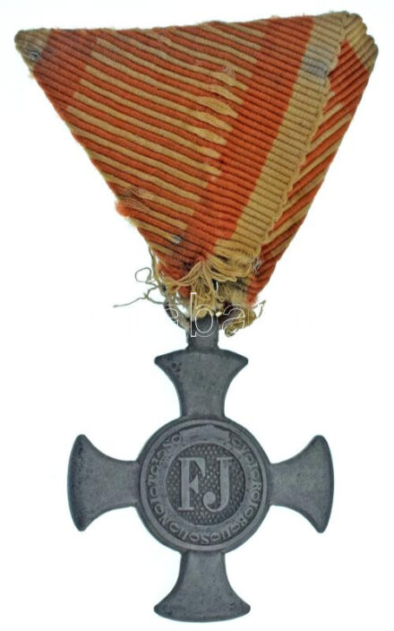 1916. "Vas Érdemkereszt a Vitézségi Érem szalagján" Fe kitüntetés viseltes eredeti mellszalagon T:XF / Hungary 1916. "Iron Merit Cross on a war ribbon" Fe decoration with worn original ribbon C:XF NMK 229.
