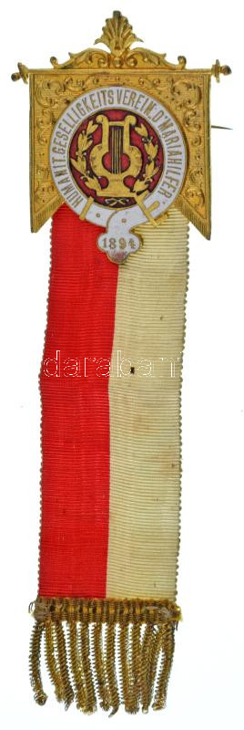 Ausztria ~1900. "Humanit Geselligkeits Verein D'Mariahilfer" fém dalos jelvény dekoratív piros-fehér szalagon (42x46mm) T:XF zománchiba / Austria ~1900. "Humanit Geselligkeits Verein D'Mariahilfer" metal singing badge on decorative red-white ribbon (42x46mm) C:XF enamel