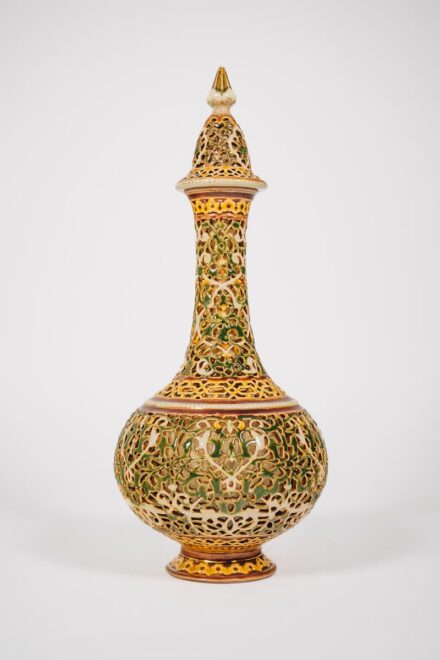 Zsolnay - Díszváza csúcsdísszel II.