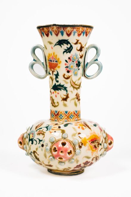 Zsolnay - perzsa-török sorozat díszvázája, kettős gyűrűs fülpárral