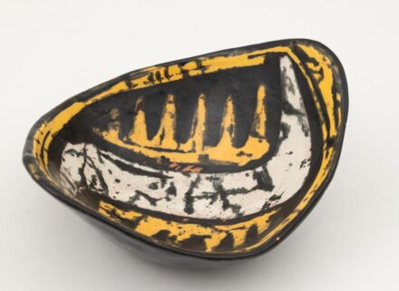 Gorka Lívia (Iparművészti Vállalat) tálka.