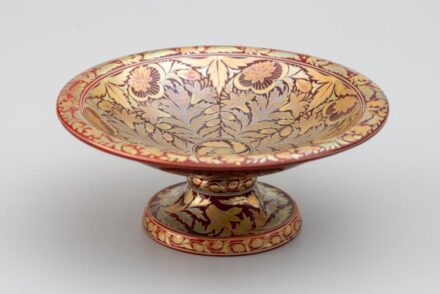 Zsolnay talpas tálka.
