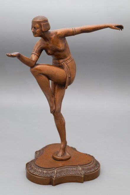 Ismeretlen alkotó: Arc deco táncólo női akt.