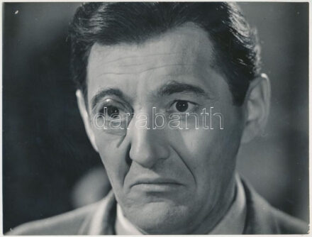 cca 1960 Sinkovits Imre (1928-2001) a Nemzet Színésze különféle szerepekben, 5 db fotó, 18x24 cm és 20x27 cm között