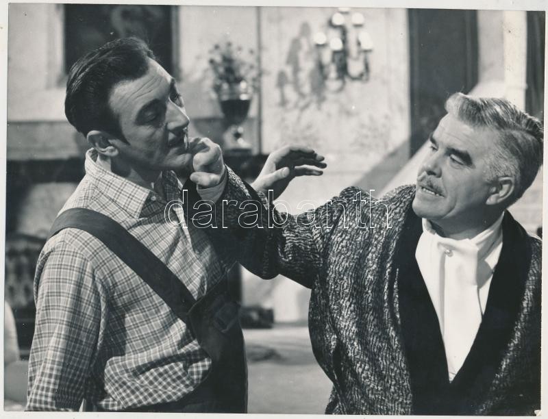 cca 1960 Sinkovits Imre (1928-2001) a Nemzet Színésze különféle szerepekben, 5 db fotó, 18x24 cm és 20x27 cm között - Image 3