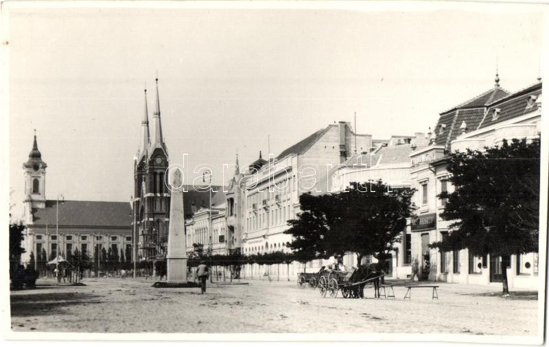 Békéscsaba, Fő tér, templom, üzletek