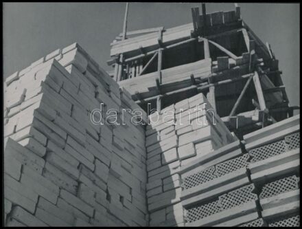 cca 1934 Kinszki Imre (1901-1945) budapesti fotóművész pecséttel jelzett vintage alkotása (téglák), 12,5x16,5 cm