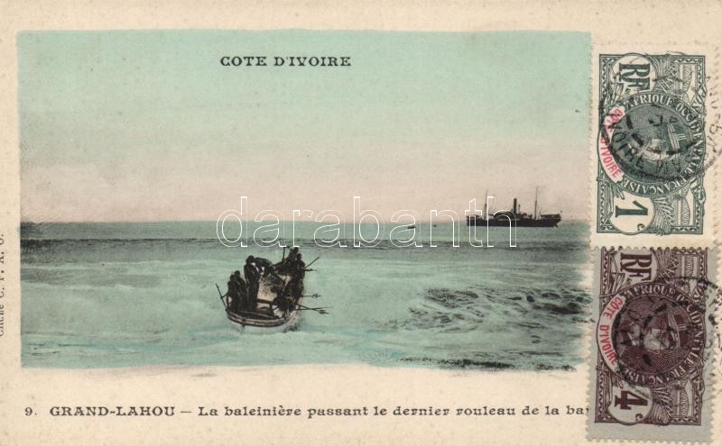 Grand-Lahou, La baleiniere passant le dernier rouleau de la barre / whale hunting