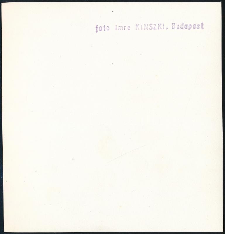 cca 1934 Kinszki Imre (1901-1945) budapesti fotóművész hagyatékából, pecséttel jelzett vintage fotó (Fatelepen), 13x12,6 cm - Image 2