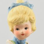 Kislány, biszkvit porcelán figura, kézzel festett, jelzetlen, hibátlan, m: 9,5 cm - Image 2