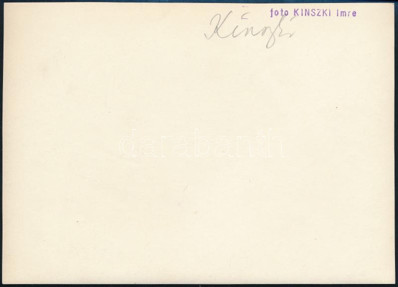 cca 1934 Kinszki Imre (1901-1945) budapesti fotóművész hagyatékából pecséttel jelzett és aláírt vintage fotó (síelő bukása), 12,8x17,5 cm - Image 2