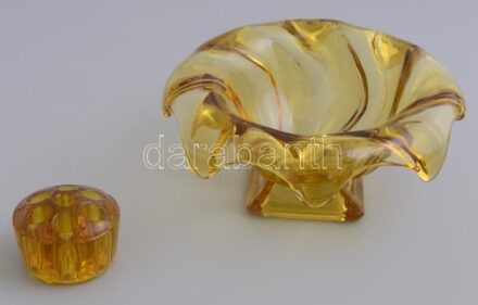 Sárga üveg kínáló tál + füstölőtartó, utóbbi csorbákkal, 15x7 cm és 5x3 cm