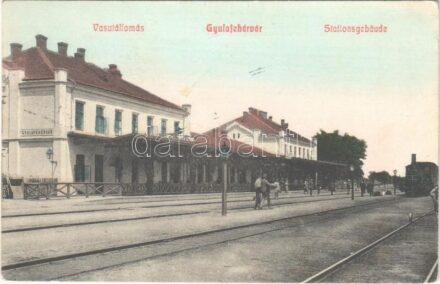 Gyulafehérvár, Karlsburg, Alba Iulia; vasútállomás, gőzmozdony / Stationsgebäude / railway station, locomotive + 'K.u.K. Militär-Sanitätszug Graf Anton Károlyi Stiftung'