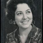 Lukács Margit (1914-2002) színésznő autográf dedikálással ellátott fotó laminálva
