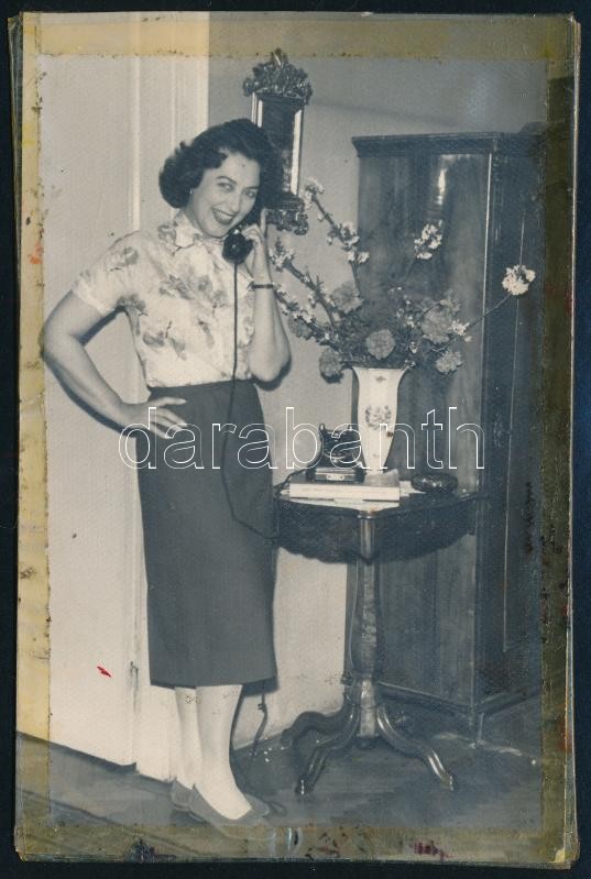 Lukács Margit (1914-2002) színésznő autográf dedikálással ellátott fotó laminálva