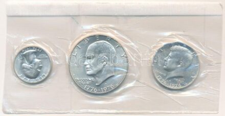 Amerikai Egyesült Államok 1976S 1/4$ Ag 'Washington' + 1/2$ Ag 'Kennedy' + 1$ Ag 'Eisenhower' 'Bicentennial' szettben, műanyag vákuum csomagolásban T:1,1- kis patina, kis karc USA 1976S 1/4 Dollar 'Washington' + 1/2 Dollar Ag 'Kennedy' + 1