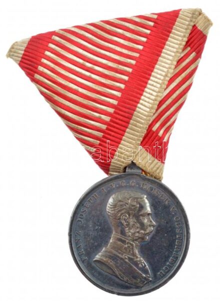 1859. 'Ferenc József II. osztályú Ezüst Vitézségi Érem' peremen jelzett Ag kitüntetés, nyeles ovális füllel, mellszalagon T:2 ph., patina / Hungary 1859. 'Silver Gallantry Medal, 2nd Class' Ag decoration with hallmark on the edge, with