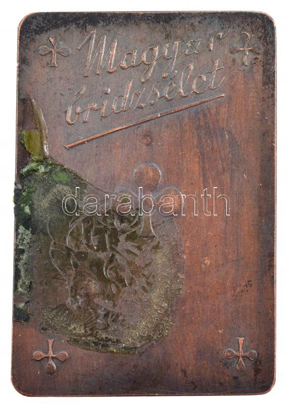 1935-1938. 'Magyar bridzsélet' egyoldalas, bronz emlékplakett (64x44mm) T:2- előlapon ragasztónyom